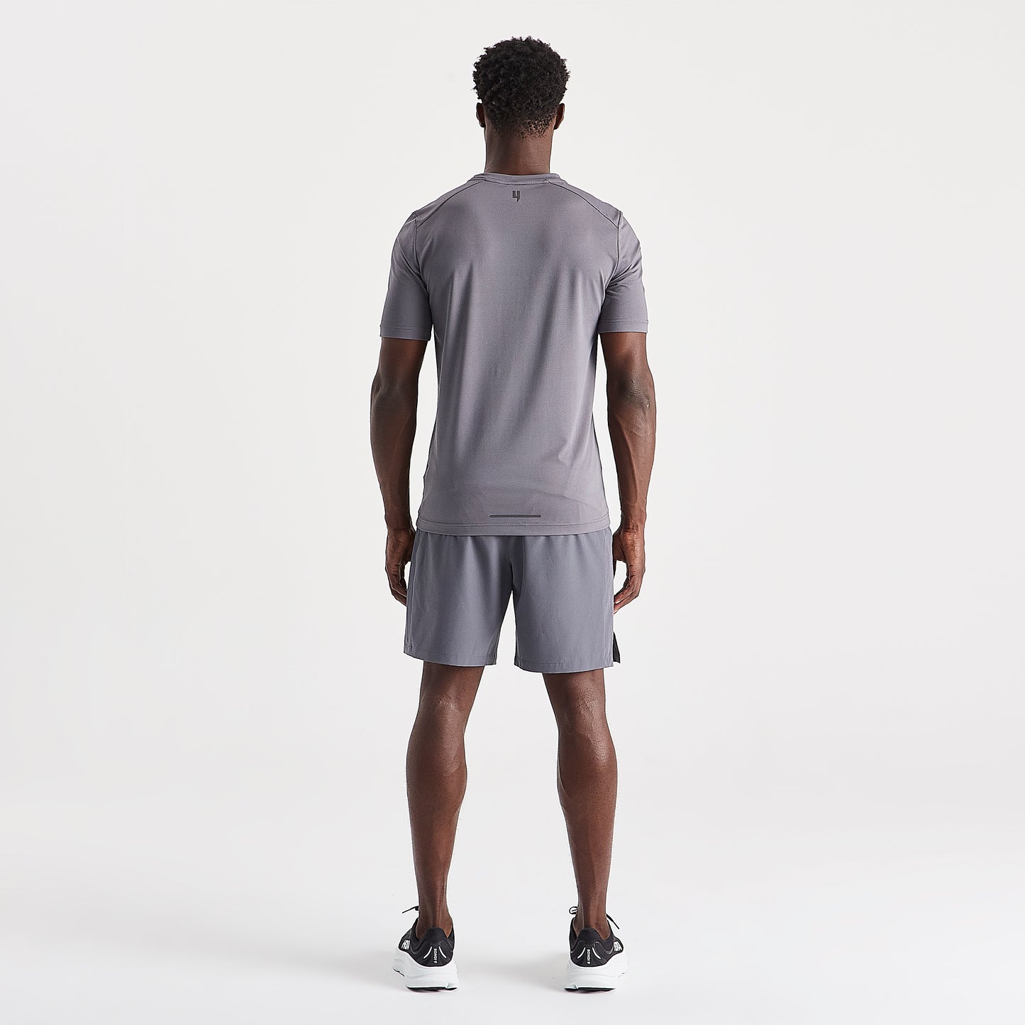 PERFORMANCE TEE GREY