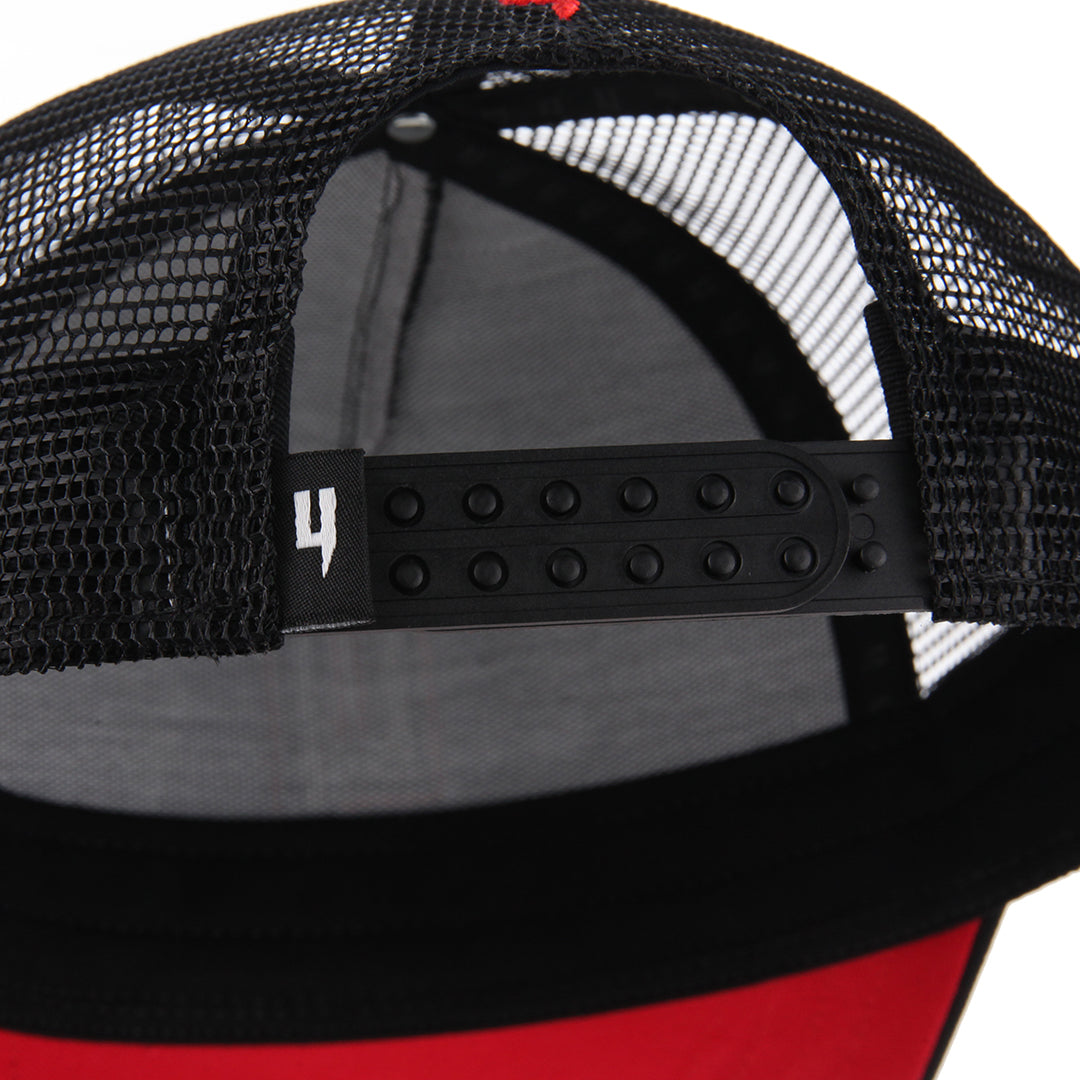 CONTRAST PEAK CAP BLACK RED