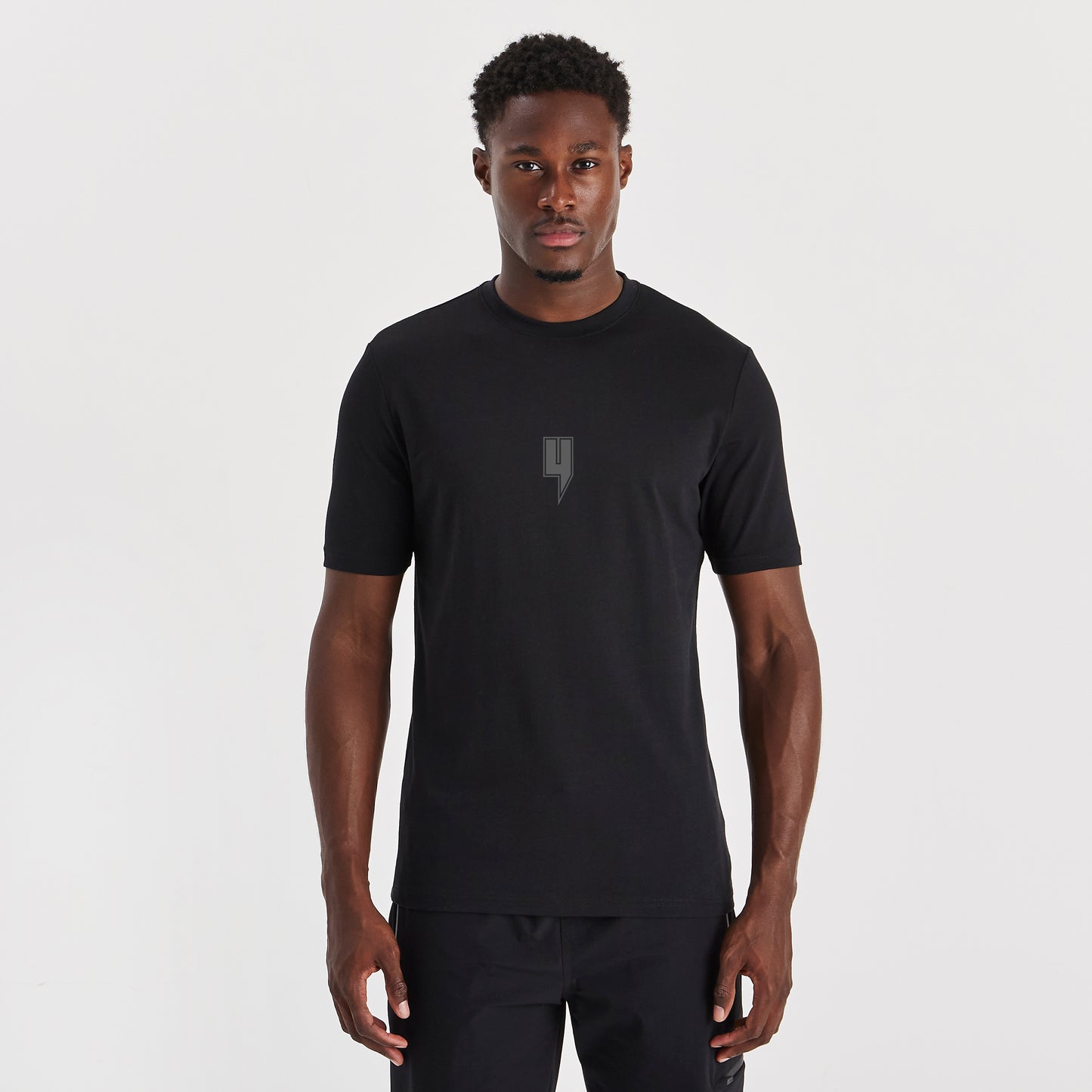 BLACK TEE REFLECTIVE OUTLINE Y LOGO