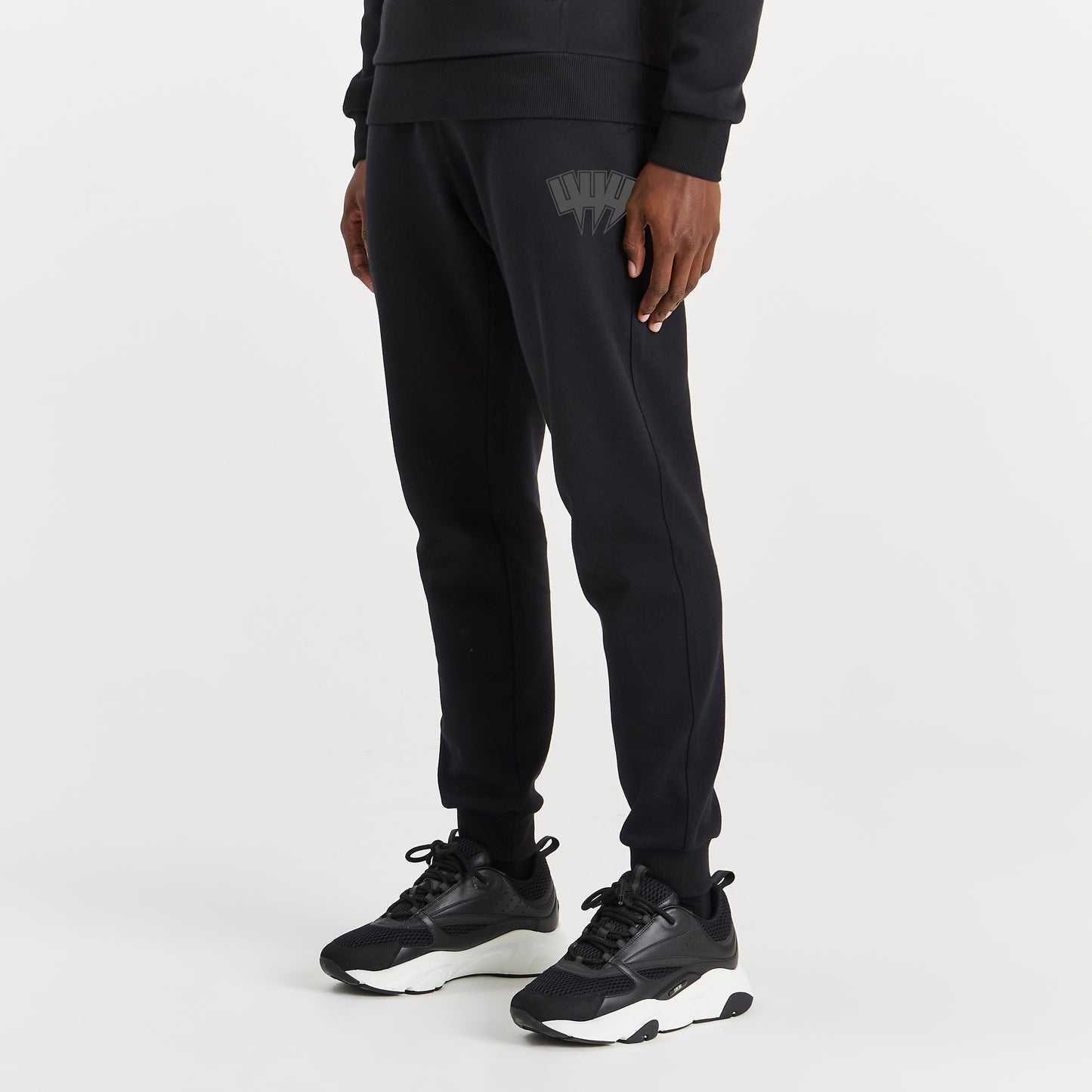 BLACK JOGGERS REFLECTIVE YYY OUTLINE