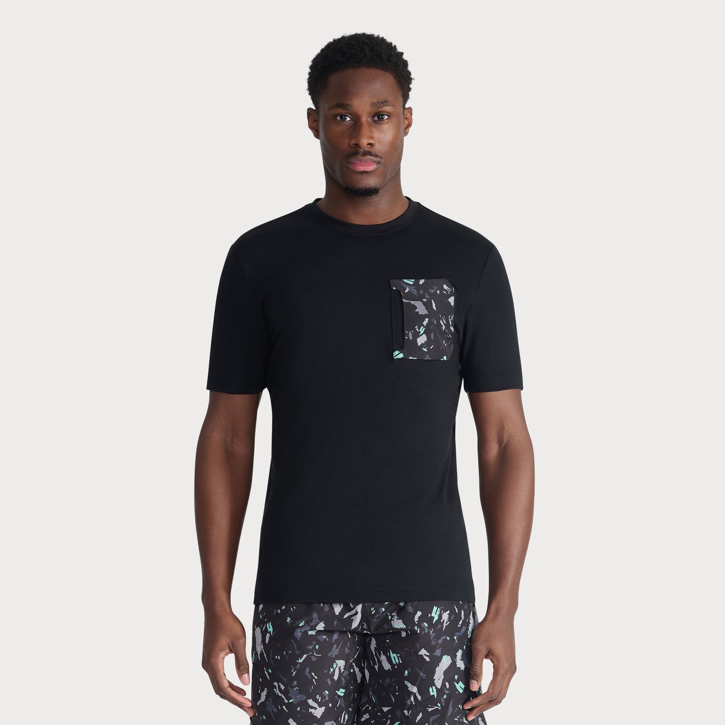 BLACK AQUA CAMO POCKET TEE