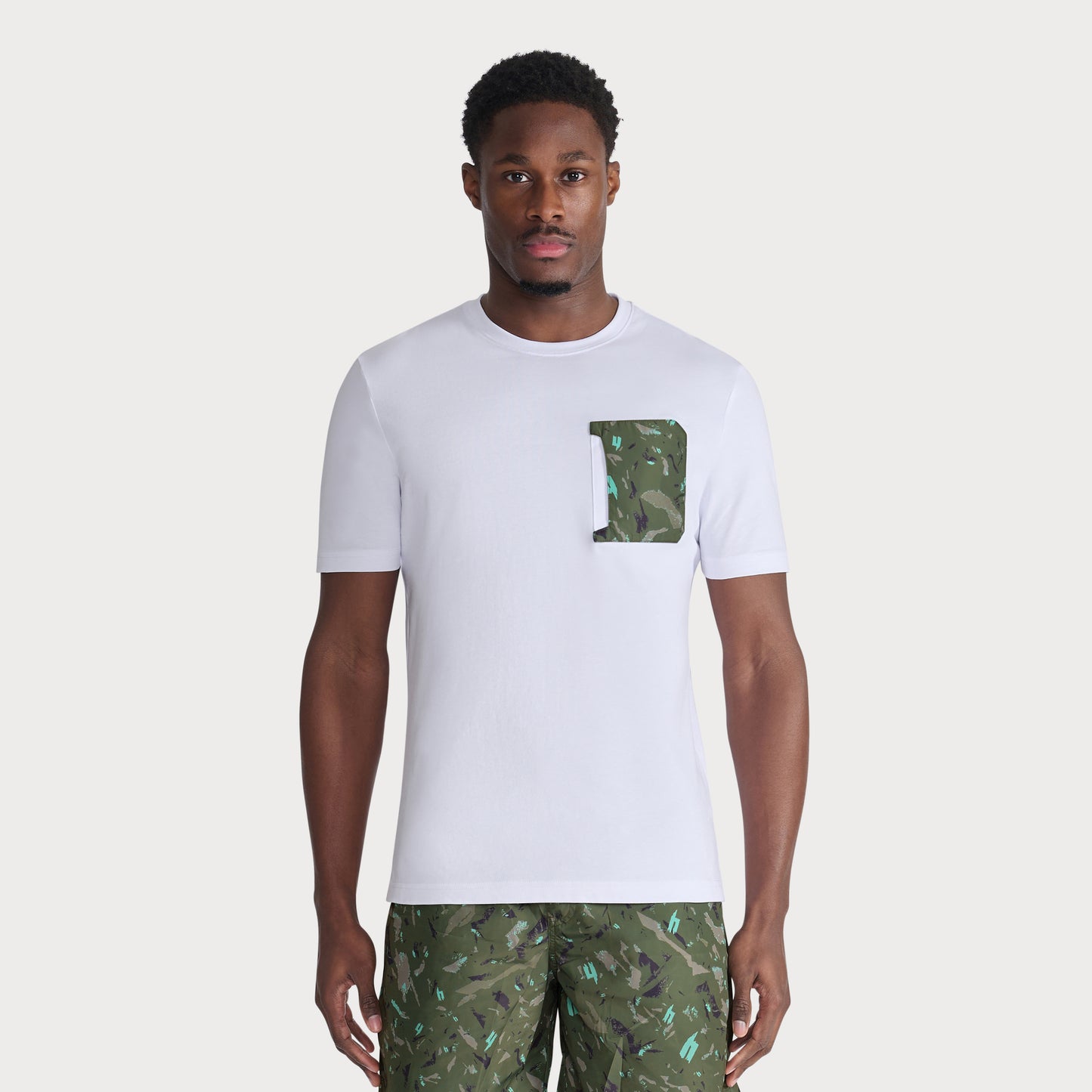 WHITE KHAKI CAMO POCKET TEE