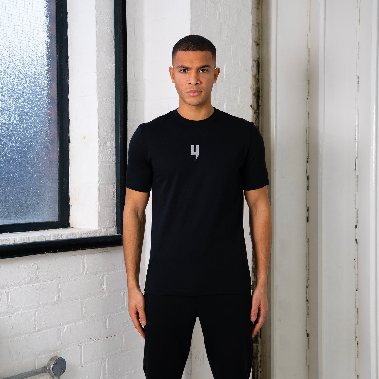 Y LOGO REFLECTIVE TEE BLACK