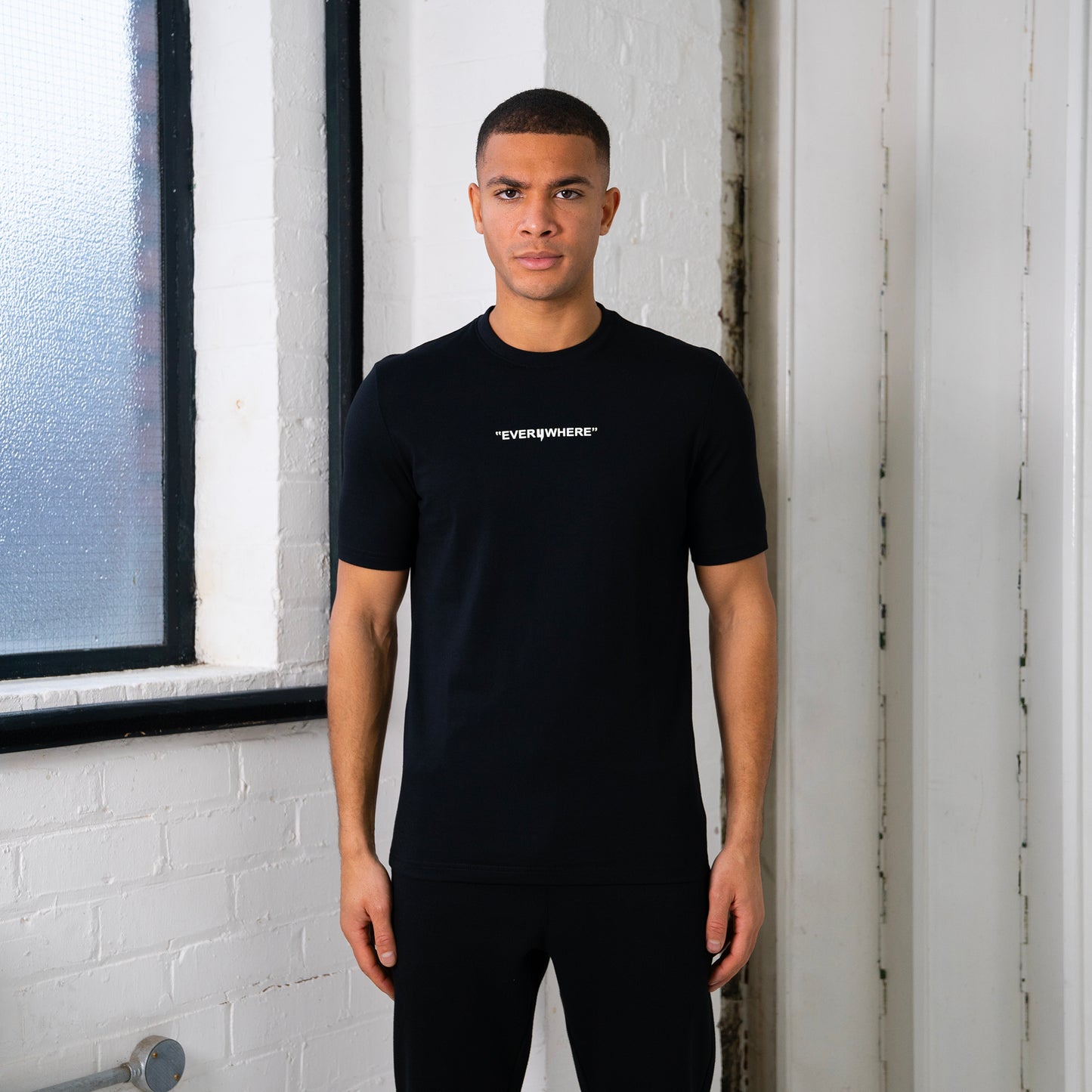 EVERYWHERE TEE BLACK