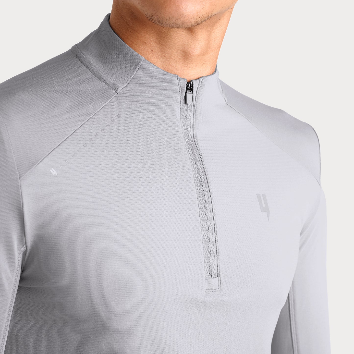 PERFORMANCE 1/2 ZIP TOP LIGHT GREY