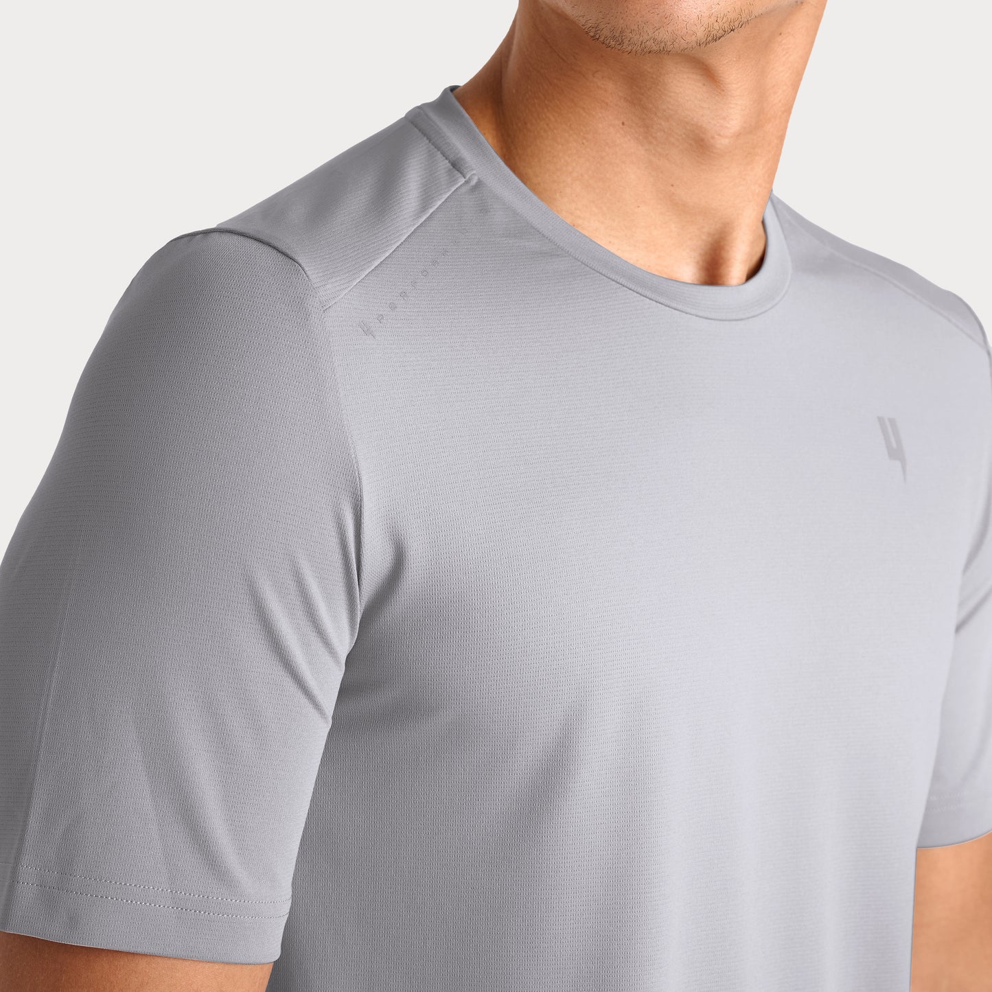 PERFORMANCE TEE LIGHT GREY