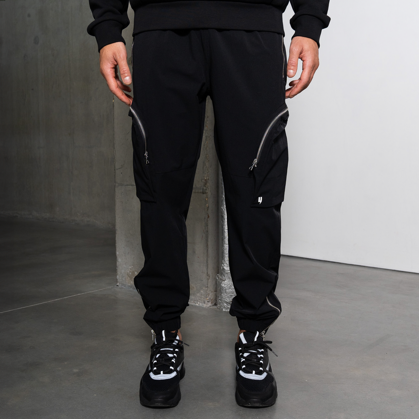 LUXE METAL ZIP CARGOS BLACK