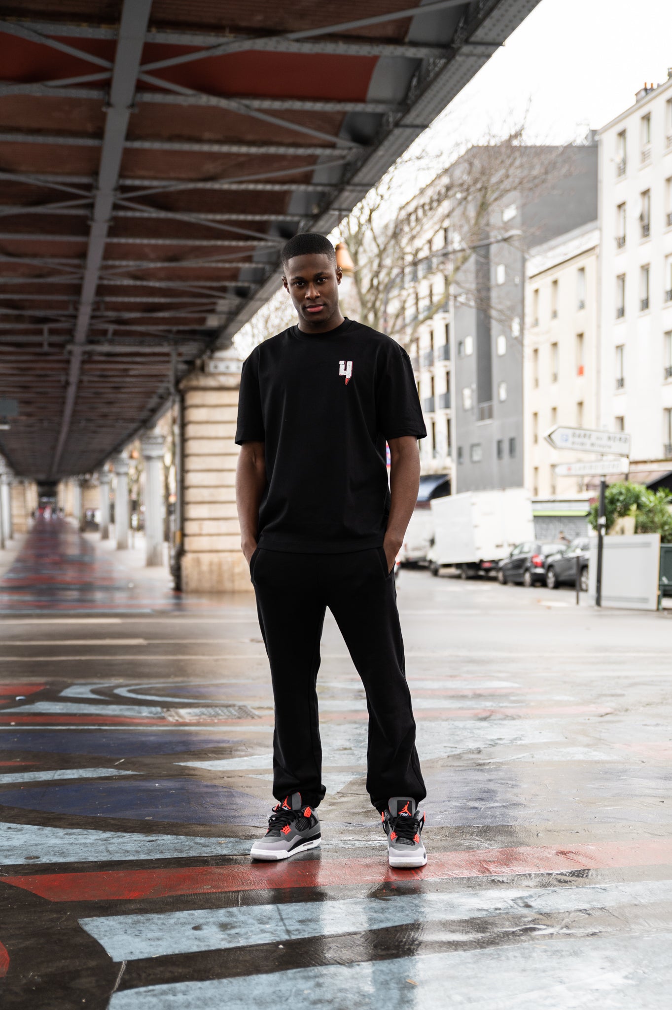 RELAXED FIT X BOOGIE EVERYWHERE TEE BLACK RED